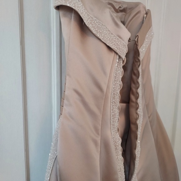 Maggie Sottero Wedding Dress - Picture 15 of 16